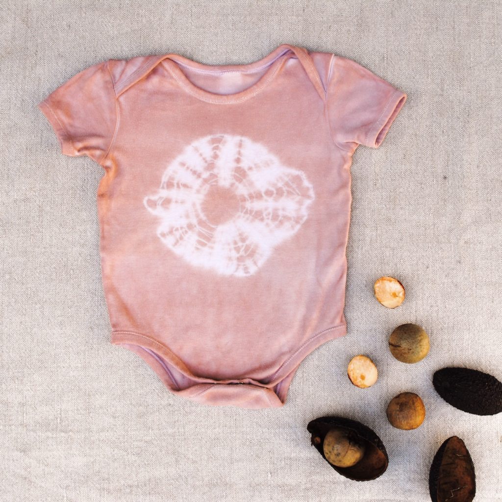 Natural dyeing with avocado seeds step by step instructions Gumnut Magic